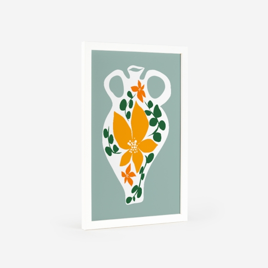 Poster de uma jarra branca com um padrão floral laranja e verde, em contraste com um fundo verde claro. 5